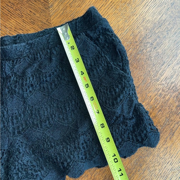 Ella Moss Women's Jasmine Lace Shorts Black Ruffle Casual with Pockets Sz Medium - Picture 8 of 10